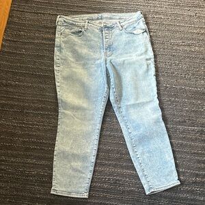 Old Navy Women's Light Wash Ankle Jeans- OG straight
